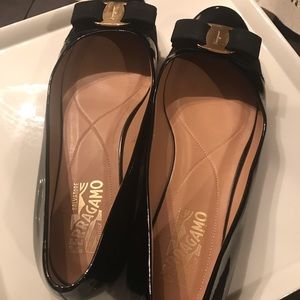 Black patent Ferragamo Varina flats